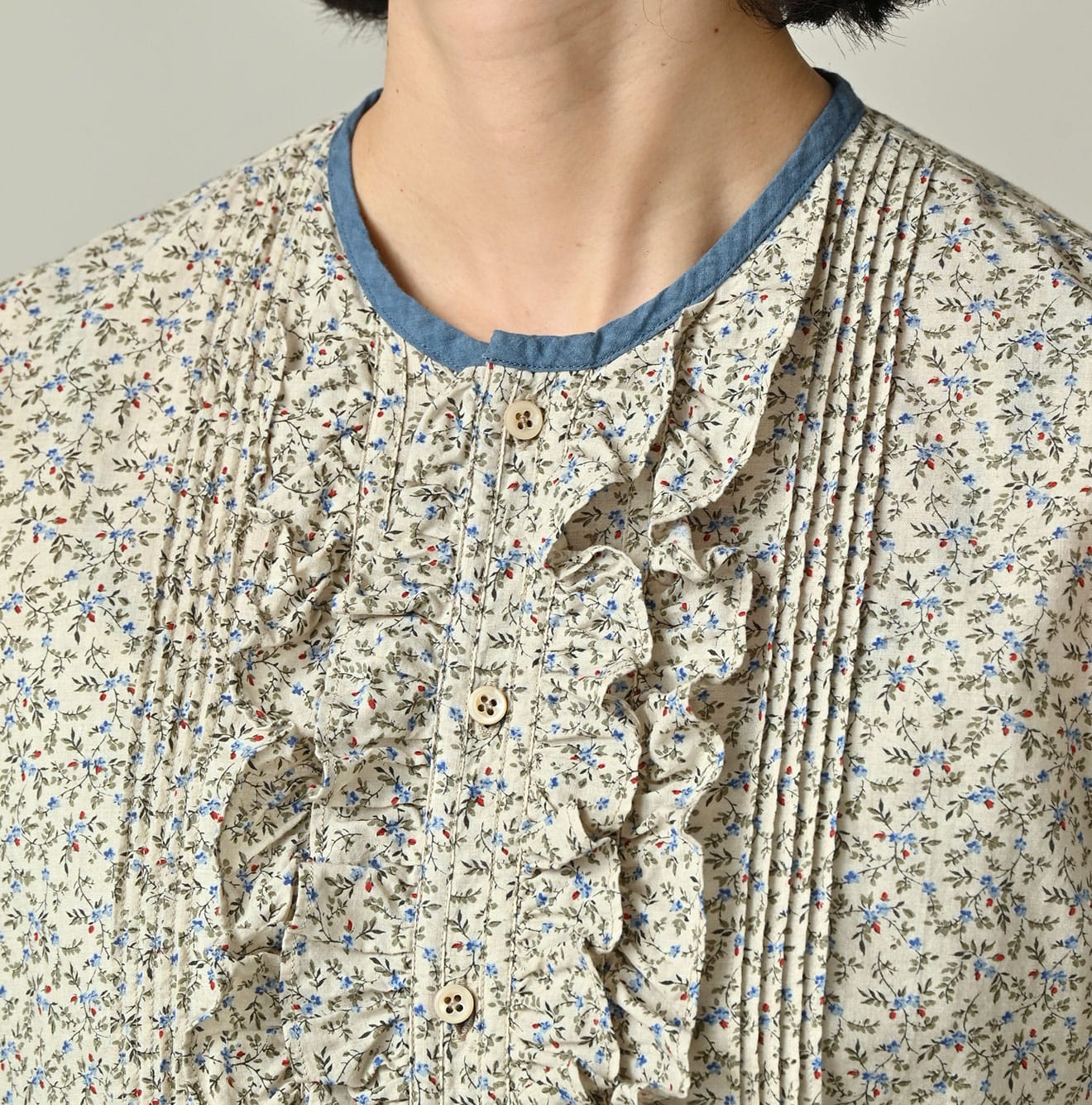 45Rツタフラワープリントのフリルブラウス: WOMEN｜45R